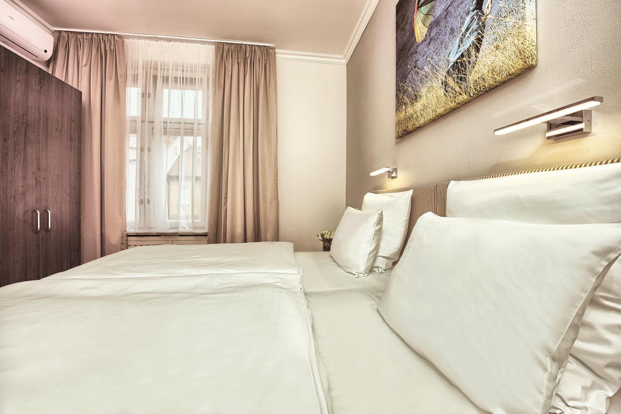 Milosrdnych Apartments Prag Oda fotoğraf